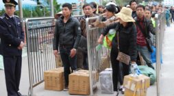 Kinh nghiệm đi lấy hàng ở chợ Móng Cái lấy quần áo