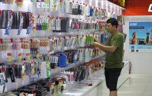 Nguồn hàng phụ kiện điện thoại giá sỉ tốt nhất