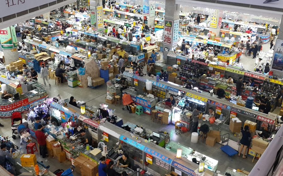 Cac-cho-ban-buon-o-Quang-Chau-noi-tieng-nhat-5