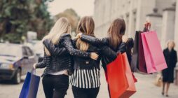 Dự toán chi phí mở shop quần áo từ A đến Z