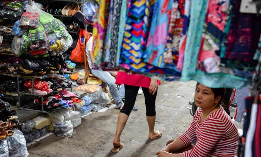 Kinh-nghiem-di-cho-Tan-Binh-lay-si-quan-ao-9