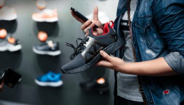 Muon-mo-cua-hang-giay-dep