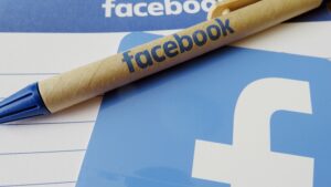 Nên bán hàng online trên Facebook cá nhân hay Fanpage